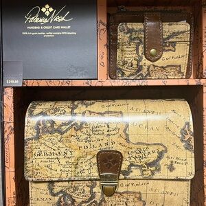 SOLD! New in box Patricia Nash crossbody & card holder